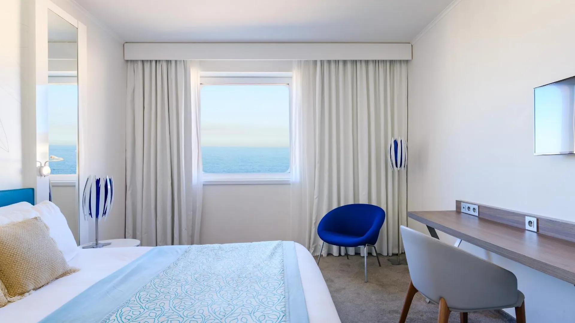 Golden Tulip Marseille Euromed Hotel